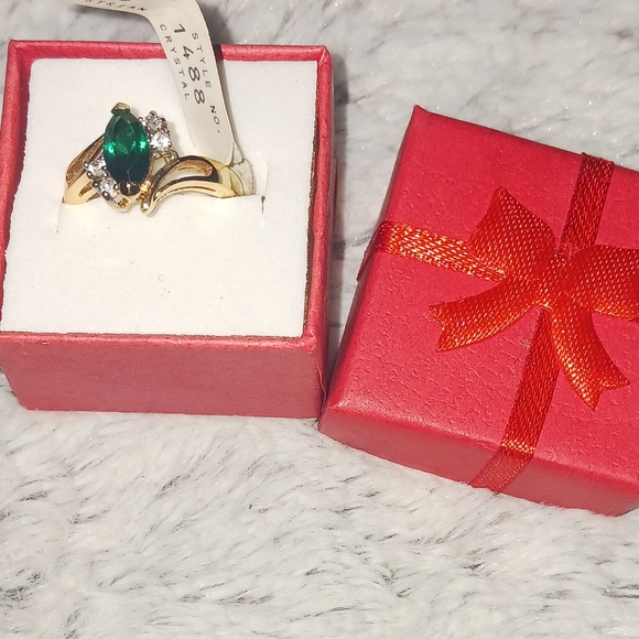 Pretty ring - Picture 4 of 5